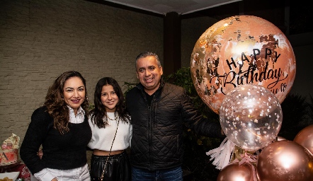  Angélica Pardiña, Ana Pau y Mauricio Castañeda.