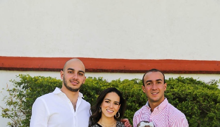  Juan Pablo, Sandra y Alejandro Villalobos con Javiera.