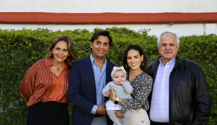  Toyita Villalobos, Mario Martell, Javiera Martell, Sandra Villalobos y Héctor Dávila Martínez.