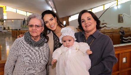  4 generaciones, Enriqueta Mendiola, Sandra Villalobos, Javiera Martell y Sandra Estúa.