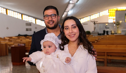  Javiera con sus padrinos.