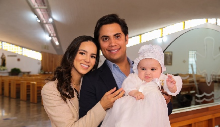  Sandra Villalobos y Mario Martell con su hija Javiera.