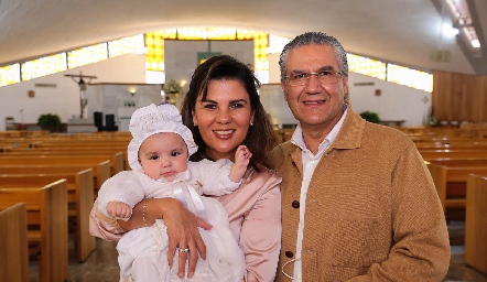  Montserrat Abella y Juan Manuel Piñero con Javiera.