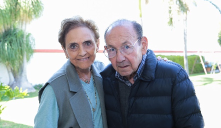  Toyita de Villalobos y Rafael Villalobos.