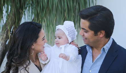  Sandra Villalobos y Mario Martell con su hija Javiera.
