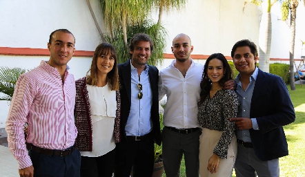  Alejandro, Ángela, Sebastián, Juan Pablo, Sandra y Mario.