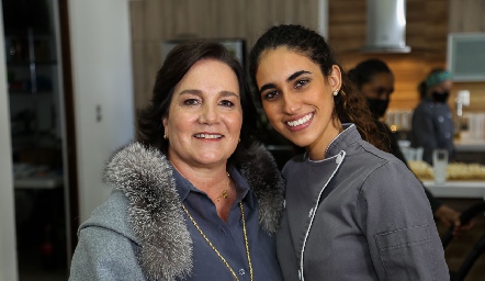  Sandra Estúa y Javiera Gómez.