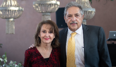  Perla Salazar de Canales y José Canales.