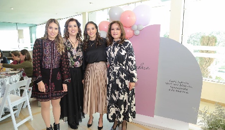  Cristina Kasis, Cristina Galán, Bárbara Mejía y Rosa María Maza.
