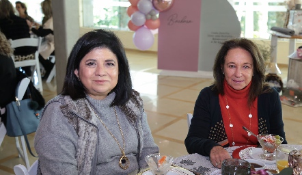  Norma Moreno y Bertha Maza.