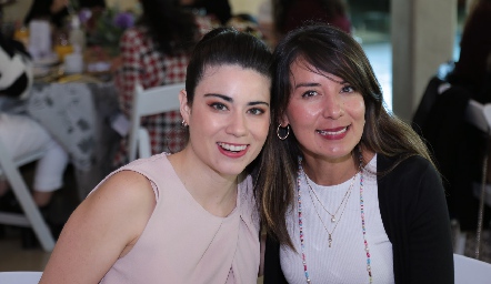  Betza Ramos y Leslie Padrón.