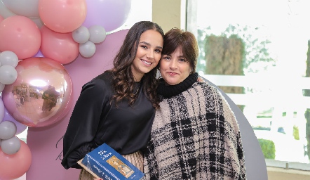  Bárbara Mejía y Guadalupe Retes.