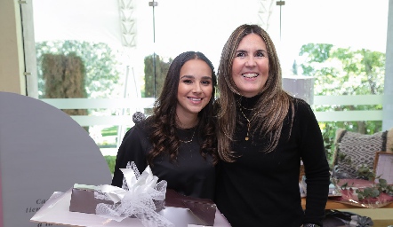  Bárbara Mejía y Gaby Berrón.
