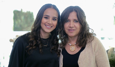  Bárbara Mejía y Laura Monjarás.