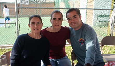  Fernanda Félix, Luza González y Fernando Azcona.