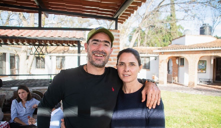  Manuel González y Fernanda Félix, papás de Joaquín.