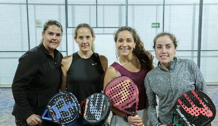  Gabriela Díaz Infante, Cristina Ortiz, Lore Cantú y Nardine Chevaile.