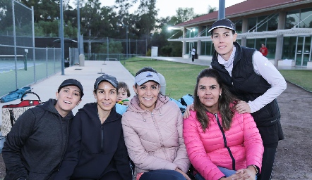 Greis Naya, Sofía Cazares, Mary Fer Bernal, Gabriela Díaz Infante y Carla Ortiz.