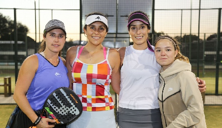  Carmelita Berrueta, Mariana Hernández, Fernanda Torres y Mariana Torres.
