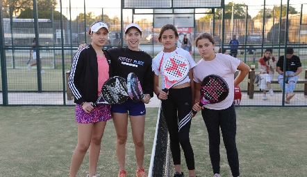  Mari Jo Flores, Romina Gaviño, Lourdes Lebrija y Vale Fernández.