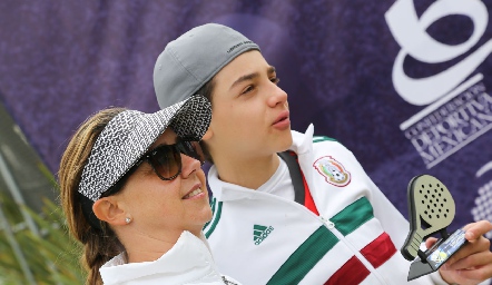  Marcela Alcalde con su hijo Marcelo.