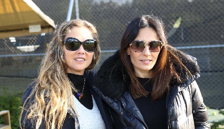  Beatriz Villegas y Claudia Artolózoga.