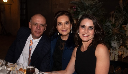   Javier Cubillas, Laura Izaguirre y Guadalupe Bárcena.