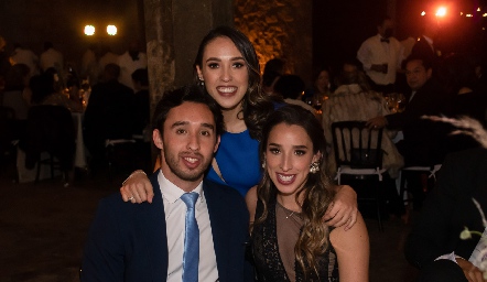  José, Marijó y Paola Ascanio Revilla.