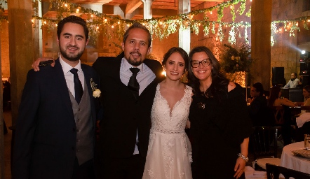  Sebastián Villasana, Gustavo, Ale y Lucía Ascanio .