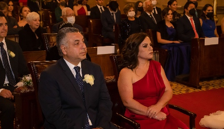  Alejandro Villasana y Claudia Ávila, papás de Sebastián.