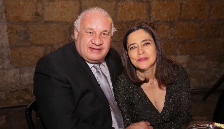  Armando y Verónica Obregón.