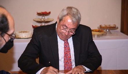  Ángel Fernández.