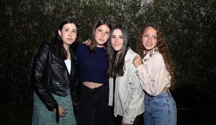  Sofi Flores, Vanessa Elizondo, Melissa Cansino y Melissa Martínez.