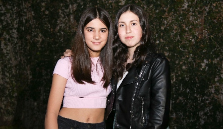 Carmina Güemes y Sofi Flores.