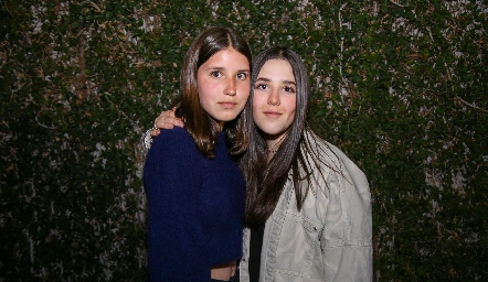  Vane Elizondo y Meli Cansino.