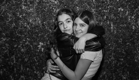  Andrea García y Carmina Güemes .