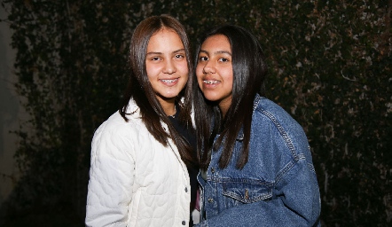  María Cosío y Vania Salazar.