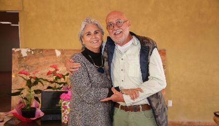  Gabriela Borbolla y Fernando Valdes celebraron 40 años de casados.