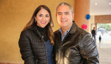  Fernanda Valdes y Eduardo García.