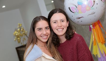  Pía Gómez y Paulina Castillo.