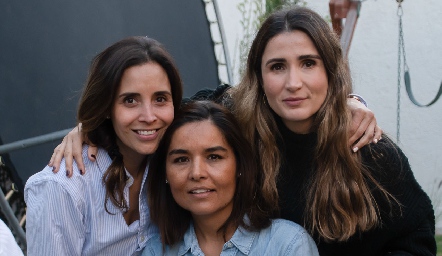  Ana Luisa Díaz de León, Lorena Torres y Lourdes Orozco.