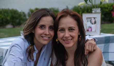  Ana Luisa Díaz de León y Sandra Aldrete.