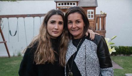  Lourdes Orozco y Rocío Subirana.