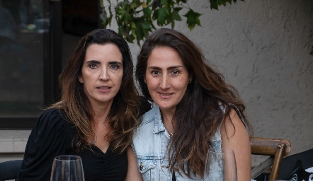  Marisol de la Maza y Lorena Ortiz.