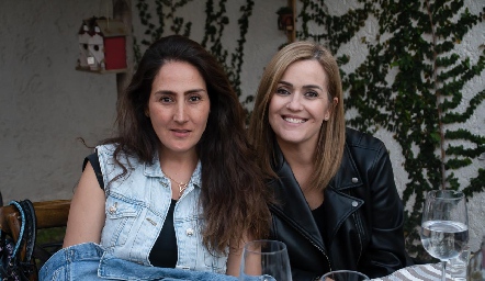  Lorena Ortiz y Gaby Hernández.