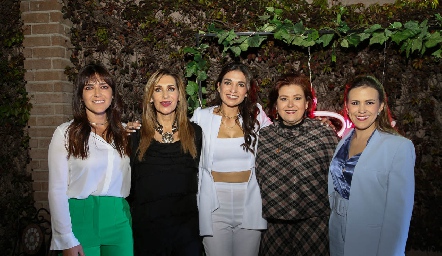 Mónica Moreno, Mónica Celis, Carla Moreno, Laura de Cadena y Laura Cadena.