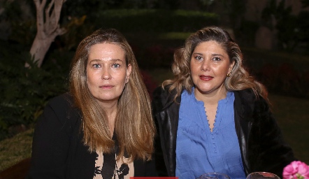  Mari Carmen Pérez y Alejandra Velázquez.