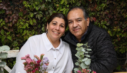  Dalel Kasis y José Luis Suárez.