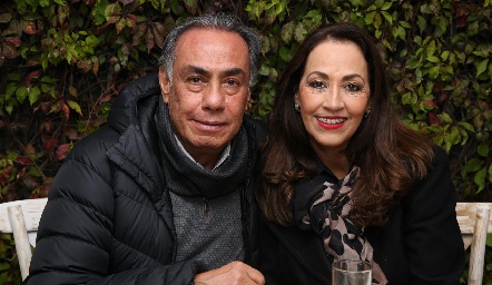  Gerardo y Silvia Chevaile.