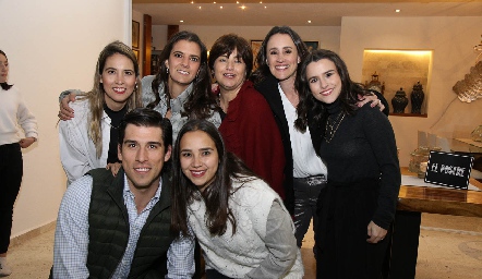 Cristina Kasis, Daniela Rivero, Pita Retes, Marifer del Castillo, Sofía Galán, Alberto Kasis y Bárbara Mejía.